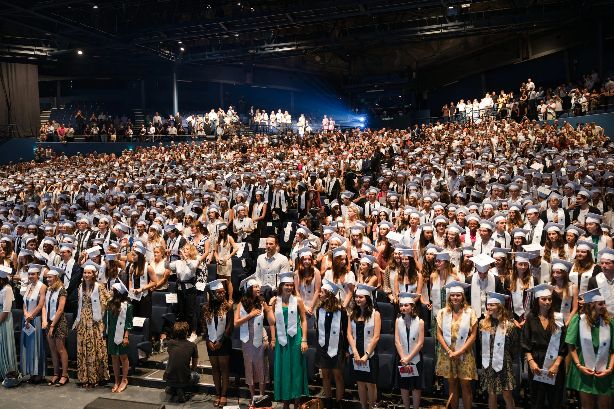 eleves dome de paris graduation 2023 scaled